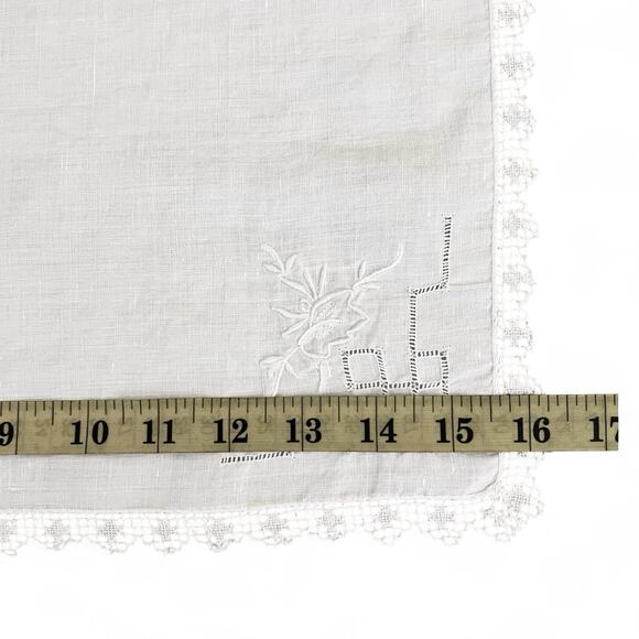 Vintage White Napkins Set 12 Cotton Blend Embroidered Floral Design Crochet Trim - Picture 10 of 10